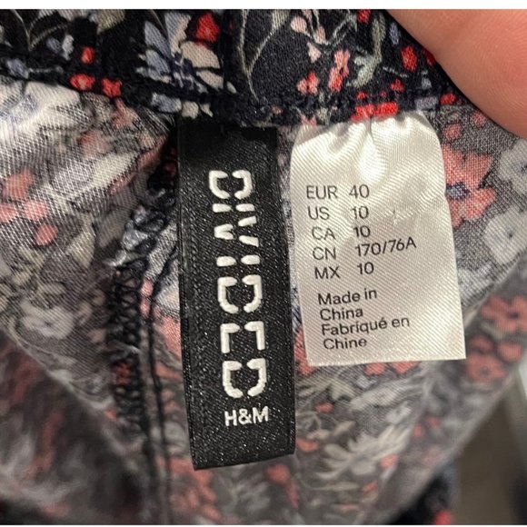 H&M Floral Mini Shorts - Picture 2 of 5